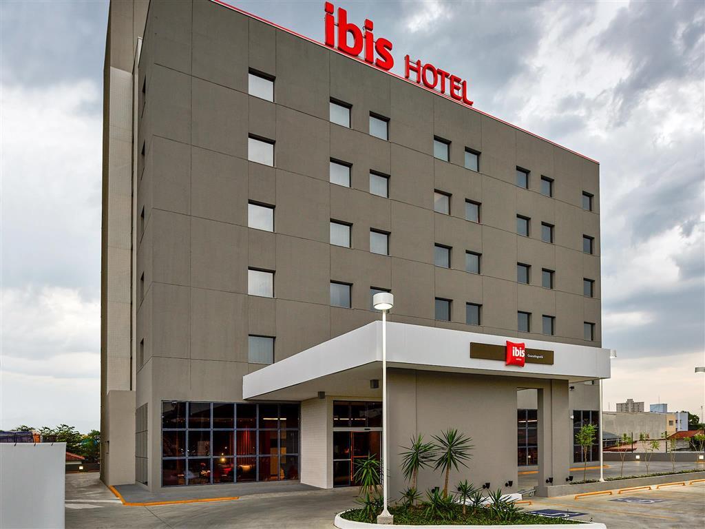 Готель Ibis Guaratingueta Aparecida - Circuito Da Fe Екстер'єр фото